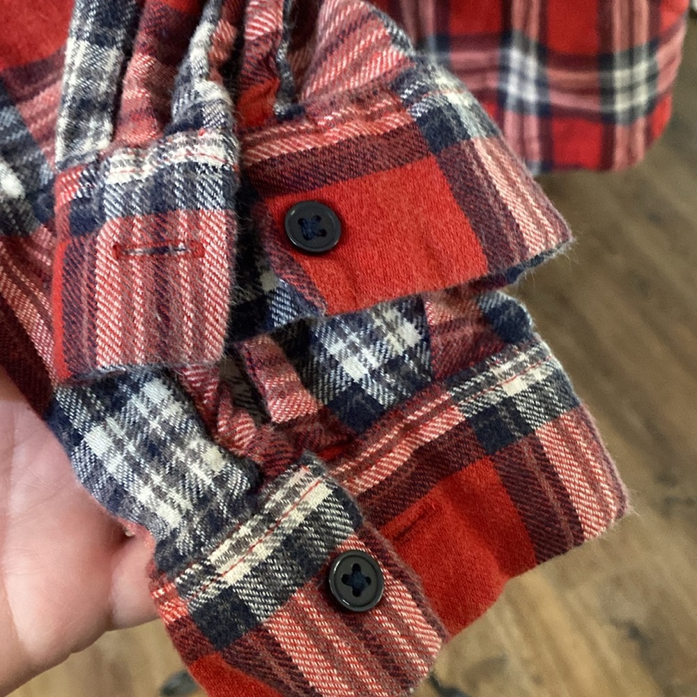 ❣️Daytrip button down❣️ - Picture 4 of 6